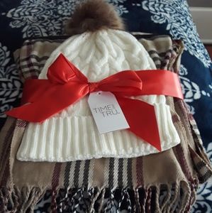 NWT fuzzy hat and scarf gift set.